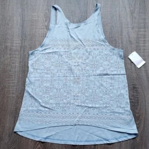 In Love With Strangers low back Tank Top - Picture 1 of 3